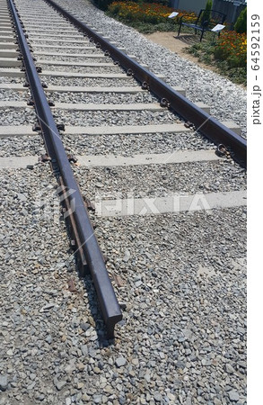 レール 鉄道 砂利 64592159