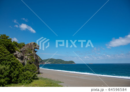 三重県 熊野 獅子岩 熊野灘 三重県 熊野 獅子岩 熊野灘 64596584