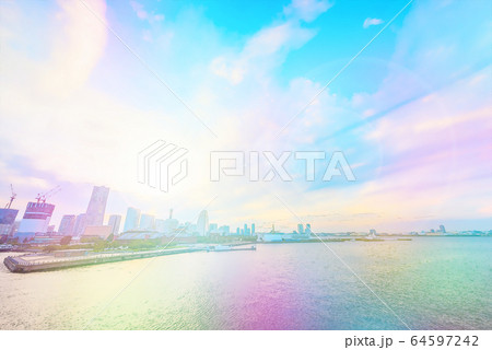 夕方の横浜みなとみらい　アニメ風 64597242