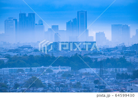 《東京都》自粛ムード・霧に包まれた東京 《東京都》自粛ムード・霧に包まれた東京 64599430