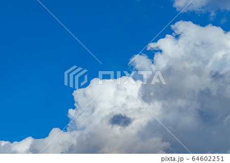 綺麗な青空と雲の写真素材