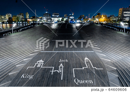 横浜 大さん橋 横浜三塔のアート 横浜 大さん橋 横浜三塔のアート 64609606