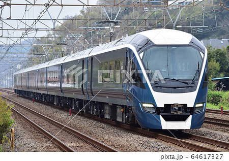 東海道本線 二宮-大磯 JR東日本 E261系 RS2編成(大宮) 『サフィール踊り子』 東海道本線 二宮-大磯 JR東日本 E261系 RS2編成(大宮) 『サフィール踊り子』 64617327