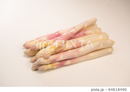 Raw Organic White Asparagus Spears Ready to Eat 64618490