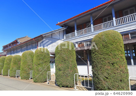 【群馬県】世界遺産　富岡製糸場の検査人館と女工館 64620990