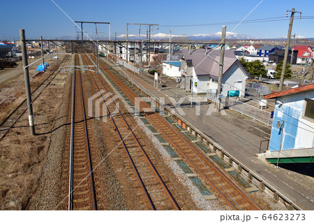春の北海道苫小牧市JR錦岡駅の風景を撮影 春の北海道苫小牧市JR錦岡駅の風景を撮影 64623273