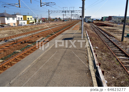 春の北海道苫小牧市JR錦岡駅の風景を撮影 春の北海道苫小牧市JR錦岡駅の風景を撮影 64623277