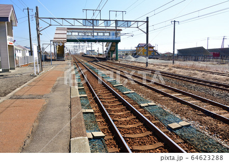 春の北海道苫小牧市JR錦岡駅の風景を撮影 春の北海道苫小牧市JR錦岡駅の風景を撮影 64623288