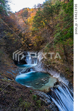 西沢渓谷 七ツ釜五段の滝 64623496