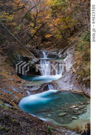 西沢渓谷 七ツ釜五段の滝 64623500