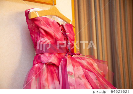 カラードレス　結婚式　ウェディング 64625622