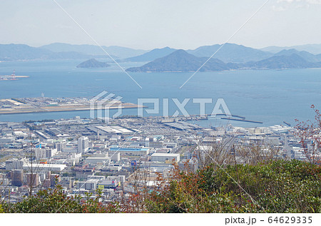 鈴が峰より広島市内の景色 鈴が峰より広島市内の景色 64629335