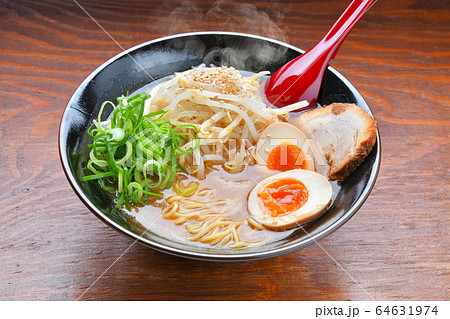 注意）湯気はレタッチ合成です。味噌らーめん、みそラーメン、味噌ラーメン。 64631974