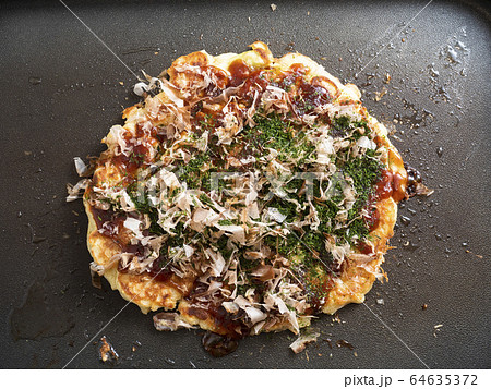 ホットプレートでお好み焼き 64635372