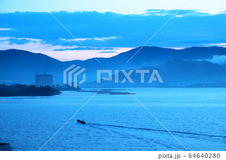 浜名湖　日の出　（猪鼻湖） 64640280