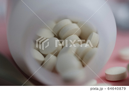 体温計 感染症 錠剤 ピンク	 64640879