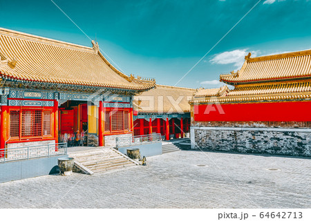 Palaces, pagodas inside the territory of the 64642713