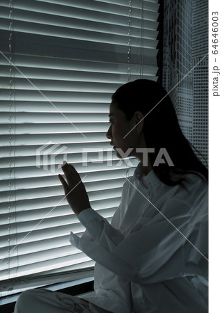 Wanna go outside. 64646003