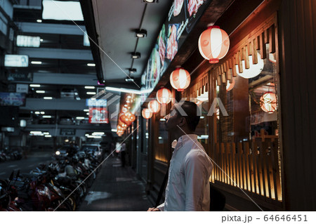 Japanese restuarant in the city. 64646451