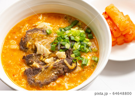 牛焼肉キムチクッパとカクテキ。 牛焼肉キムチクッパとカクテキ。 64648800