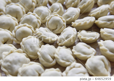 many round dumplings from the close side view 64652959