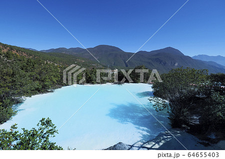 中国雲南省・白水台の石灰棚 / Baishuitai, Yunnan, China 64655403