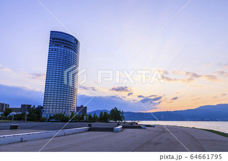 滋賀県・大津市・琵琶湖の夕景 64661795
