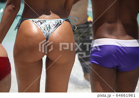 ブラジルのビキニ女性の写真素材 64661961 Pixta