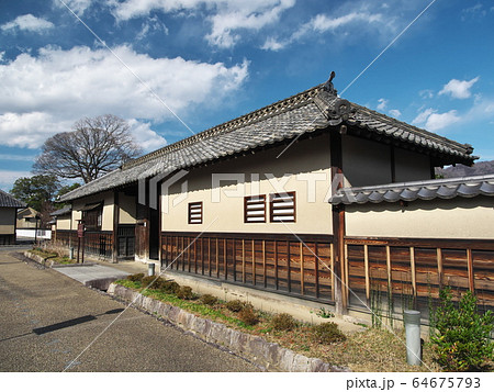 早春の旧白井家表門 早春の旧白井家表門 64675793