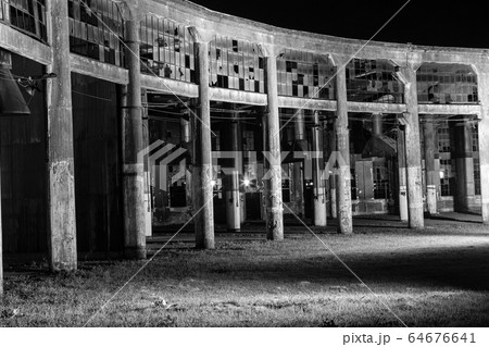 豊後森機関庫　モノクロ　【大分県玖珠郡】 64676641