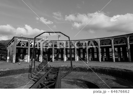 豊後森機関庫　モノクロ　【大分県玖珠郡】 64676662