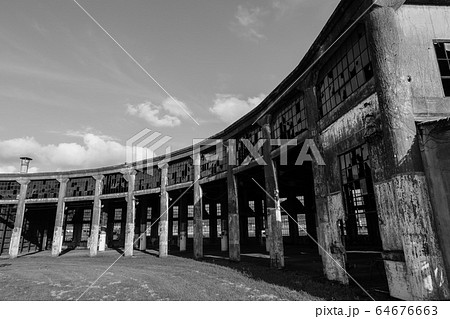 豊後森機関庫　モノクロ　【大分県玖珠郡】 64676663