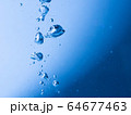 水槽の泡 64677463