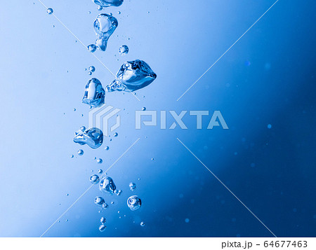 水槽の泡 水槽の泡 64677463