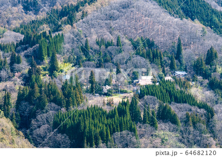 山間の小集落 64682120