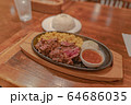 ステーキ 64686035