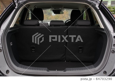 ハッチバック車のラゲッジスペース ハッチバック車のラゲッジスペース 64703290