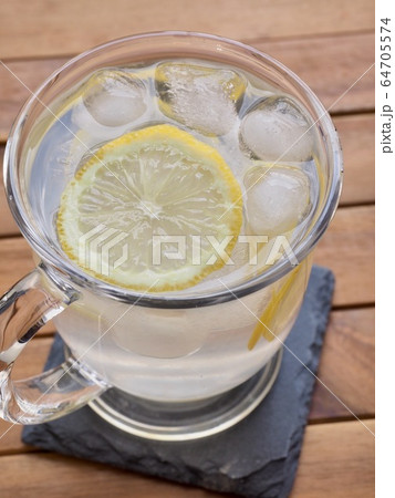 レモン 飲料 飲み物 64705574