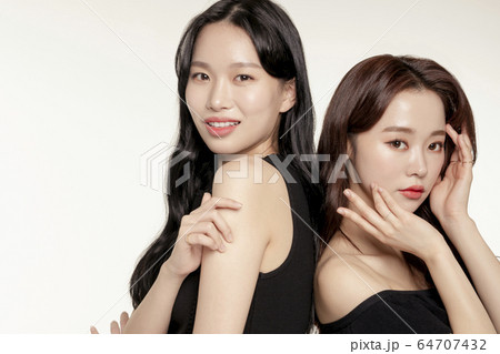 女性 女 女の子 64707432