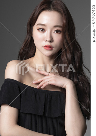 ビューティー 女性 女 64707455