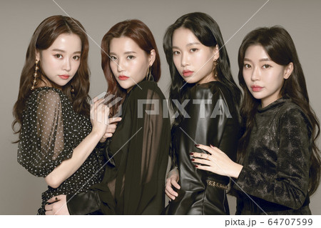 女性 女 女の子 64707599