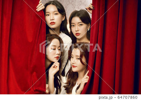 女性 女 女の子 64707860