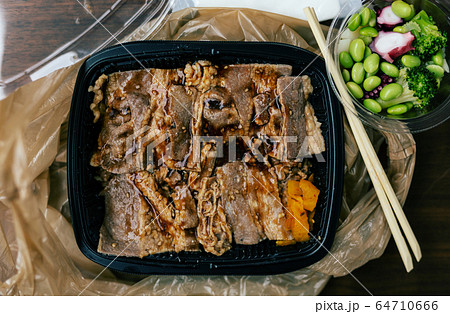 カルビ弁当 カルビ弁当 64710666