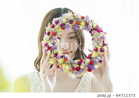 女性 花 フラワーアレンジメント ハンドメイド 女性 花 フラワーアレンジメント ハンドメイド 64711373