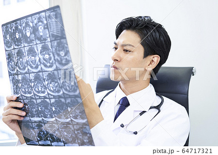 若い医者 ドクター 64717321