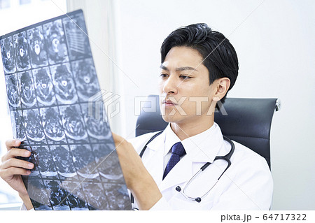 若い医者 ドクター 64717322