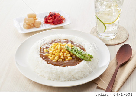 アスパラガスとコーンのカレーライス 64717601