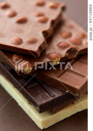 close up of different kind chocolate bars close up of different kind chocolate bars 64719969