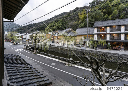 城崎温泉街 64720244