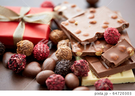 close up of handmade chocolate candies close up of handmade chocolate candies 64720303